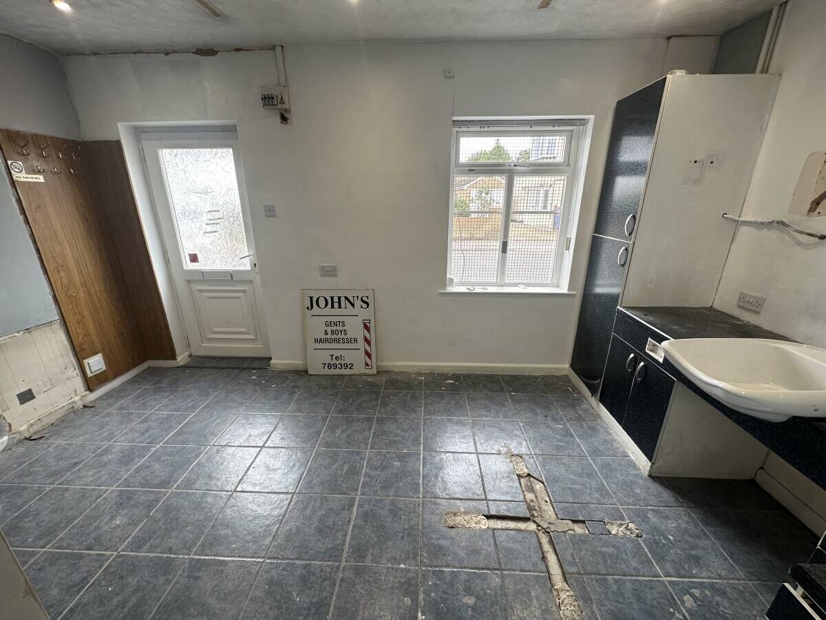 Versatile Retail or Office Unit in Prime Location, 4a Green Lane Acomb, York, Now Available Photo 8