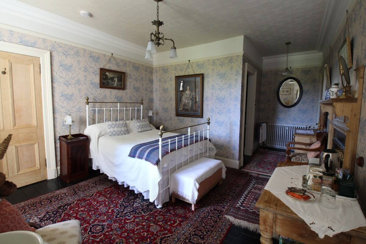 Stunning Period Property with Guest House and Catering Business in Speyside Heartland Photo 7