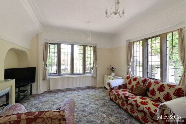 Arts and Crafts Landmark Building in Buxton Derbyshire - Unique Investment Opportunity with Approve Photo 7