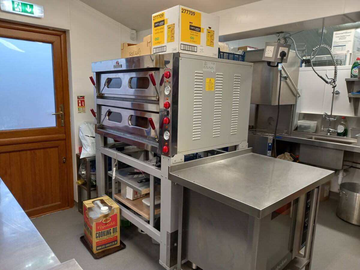 Charming Beach Café/Restaurant in Penzance Cornwall with Stunning Sea Views for Sale Photo 8