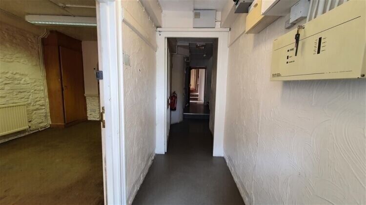 Prime Auction Lot - Former Magazine Offices at 31 High Street, Stalbridge, Dorset For Sale Photo 8