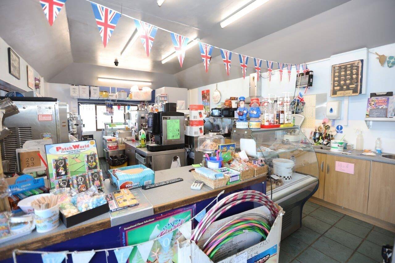 Prime Seaside Investment Opportunity, Residential/Commercial Property in Lowestoft Photo 8