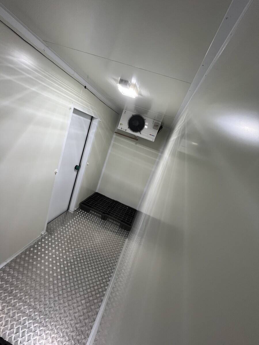 Rent a Warehouse with Cold Storage for Food Production in Hackney, London E8 Photo 8