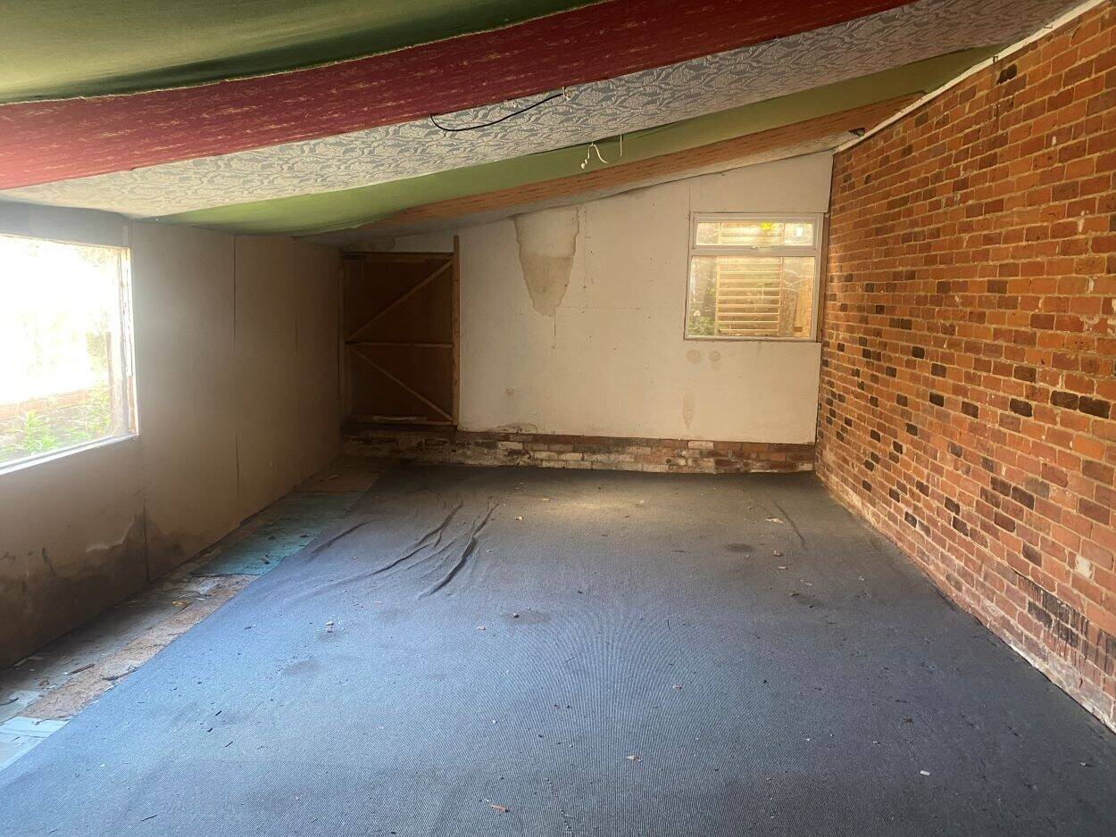 Ground Floor Commercial Space Available in High-Traffic Reading District - Whitley Street Photo 8