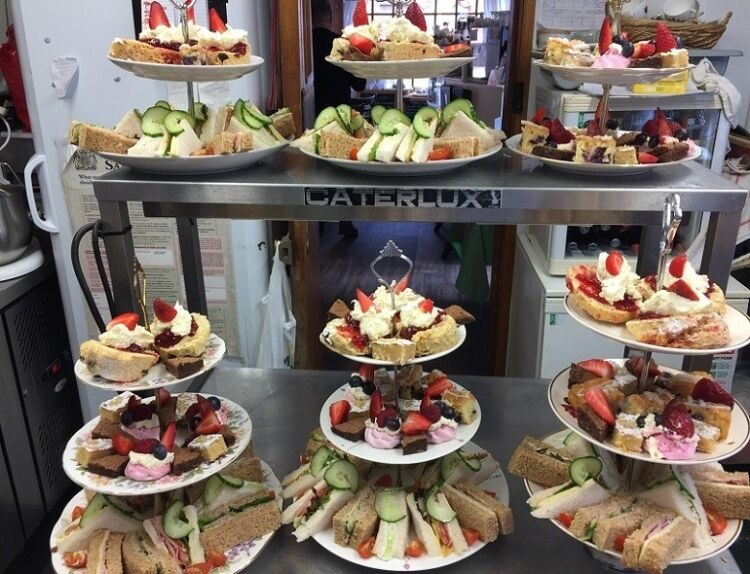 Prominent Tea Rooms in Newark on Trent Nottinghamshire, Leasehold Option Available Photo 8