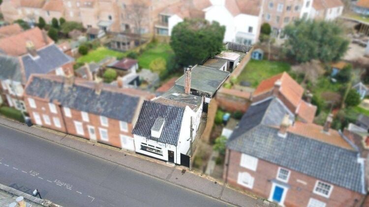Southwold's Popular Fish & Chip Shop on High Street for Sale Photo 8
