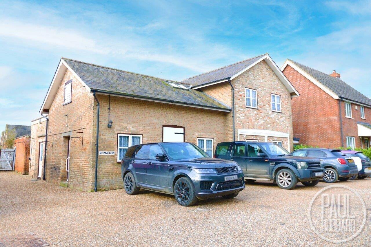 Grade II Listed Pub and Restaurant with Owner's and Guest Accommodation in Needham Market Suffolk Photo 8