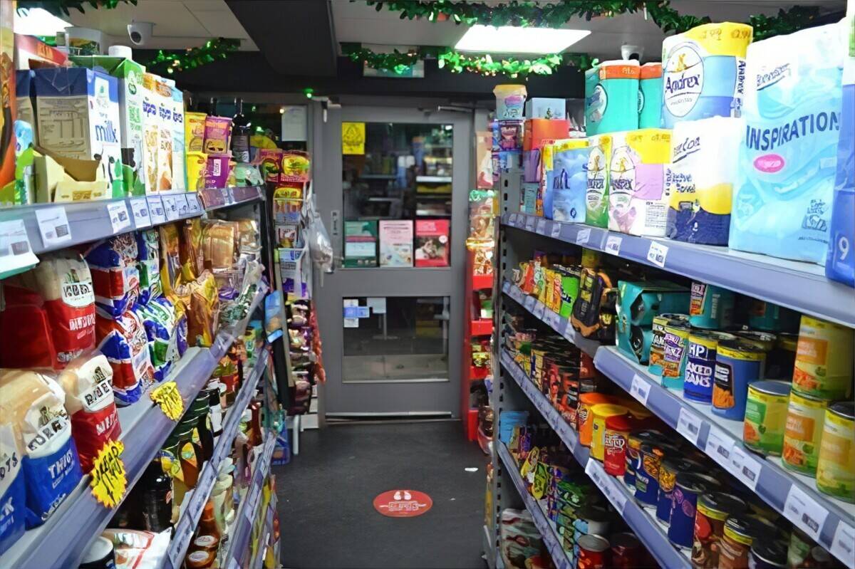 Prime Freehold Convenience Store and Offlicence with Accommodation in Wolverhampton Photo 8