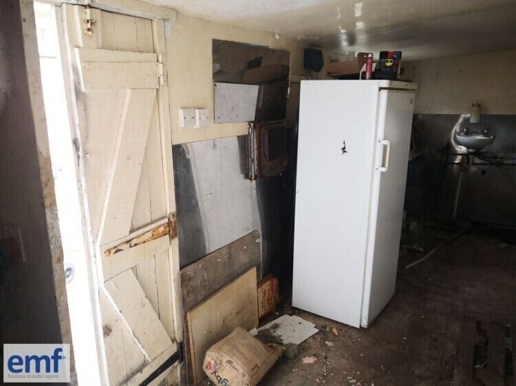Prime Leicestershire Investment Opportunity with A3 Licence and Accommodation Photo 8