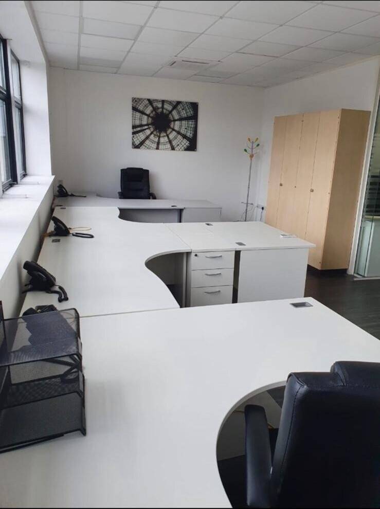 Newly Refurbished Large Office Space to Rent near Stirling Corner. Photo 8