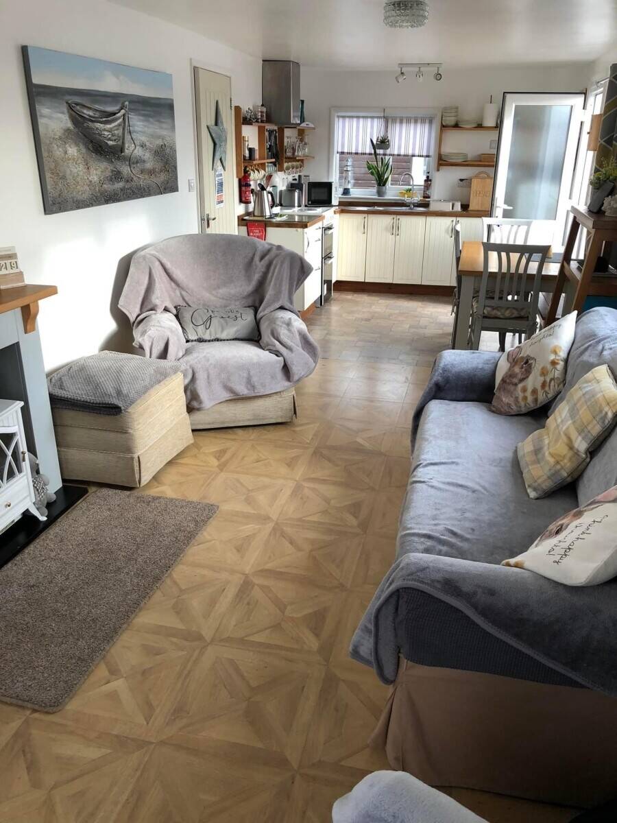 Prime Holiday Chalet in Bridlington with Stunning Sea Views for Sale Photo 8