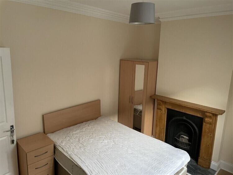 Fully Refurbished 5 Bedroom HMO Property in Barnstaple, Devon with High Rental Potential for Sale Photo 8