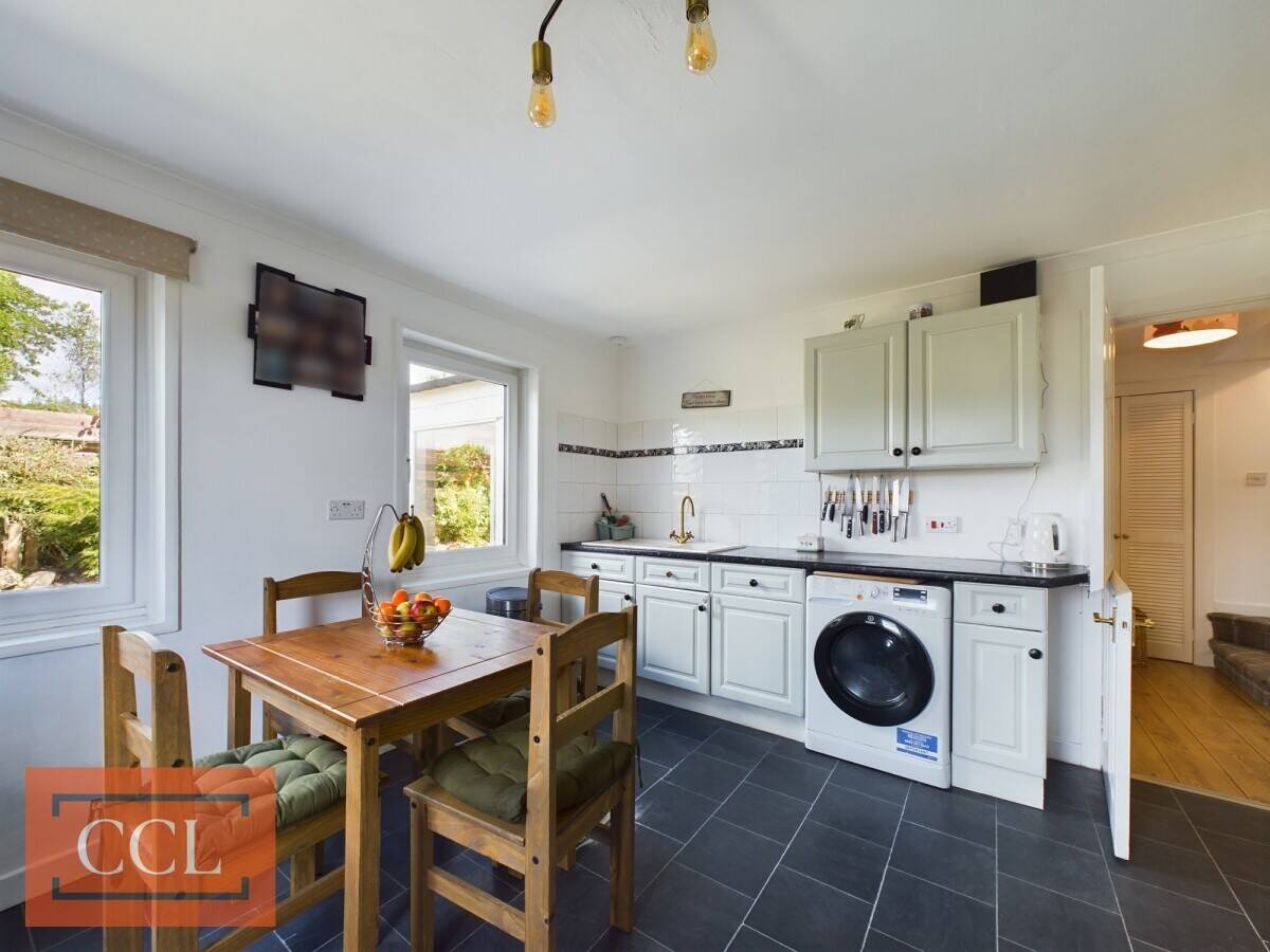 Charming 3-Bedroom Granite House with Advanced Kennel Facility in Lumphanan Aberdeenshire Photo 8