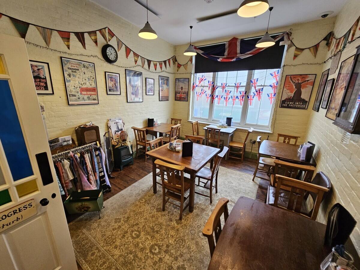 Two-Storey Freehold Building for Sale in Ramsgate - Perfect for Café or Rental Investment Photo 8