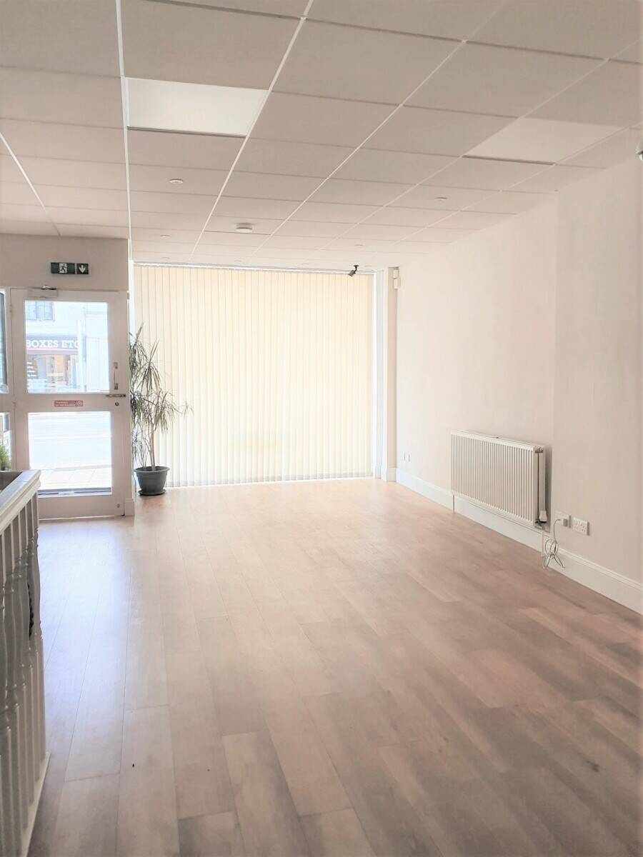 Versatile Freehold Office/Development Property in Prime London Street, Reading Location Photo 8