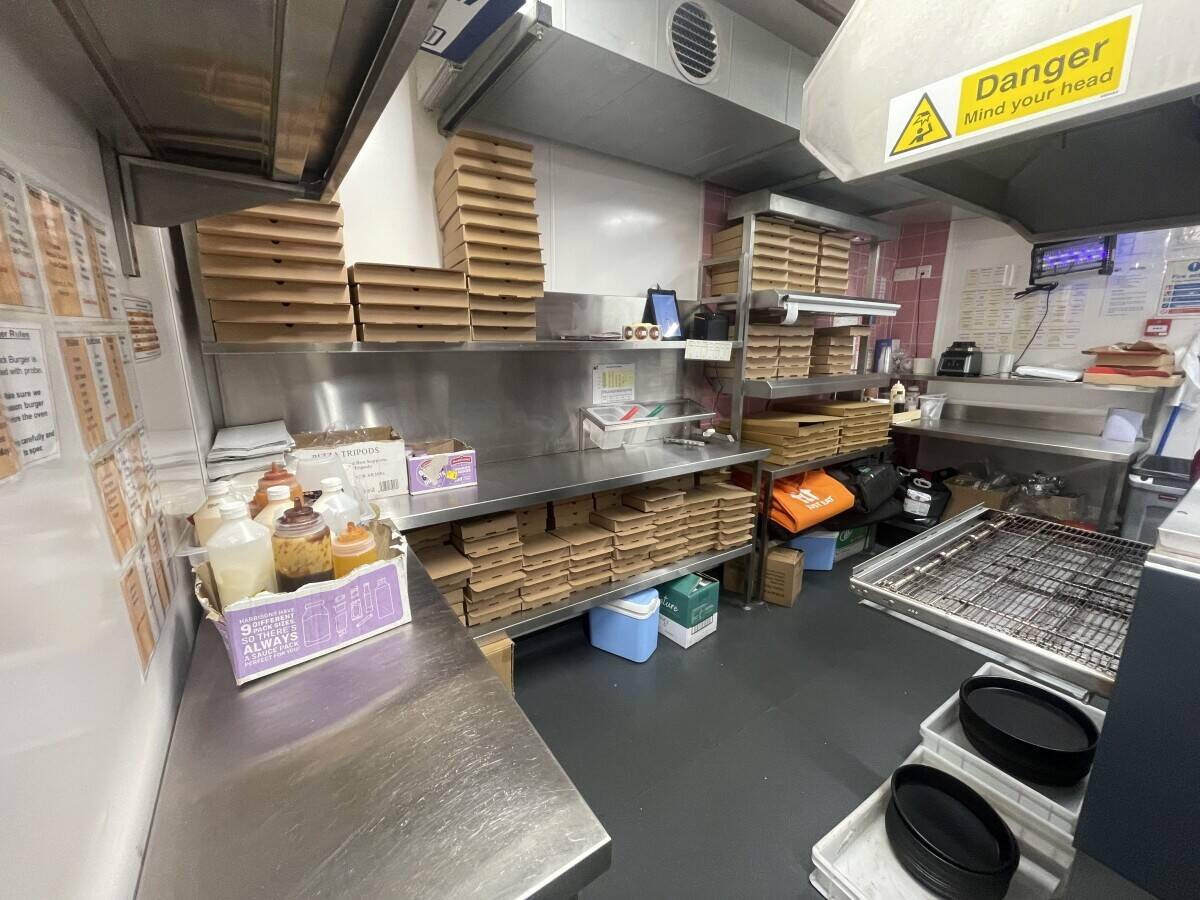 Incredible Opportunity to Take on this Well established commercial unit Photo 8