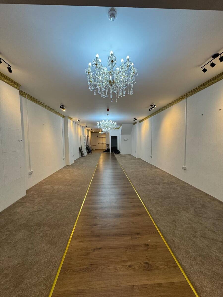 Prime Freehold Shop for Rent in Heart of Crawley Shopping Centre Photo 8
