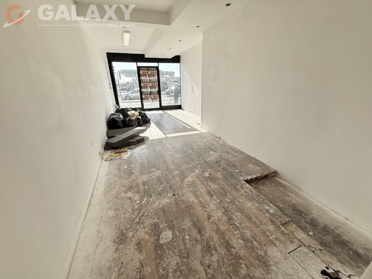 Fully Equipped A3 Restaurant & Takeaway – Prime Uxbridge Road Location – Lease for Sale! Photo 8