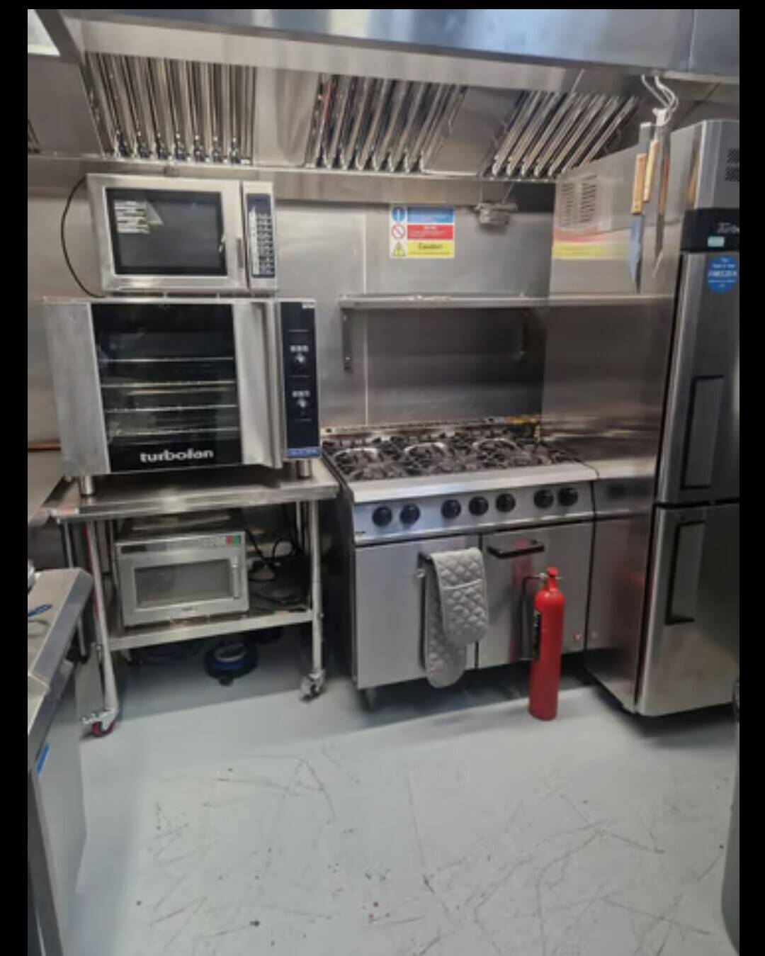 Fully Equipped, Newly Renovated Commercial Kitchen for Sale in New Malden London Photo 8