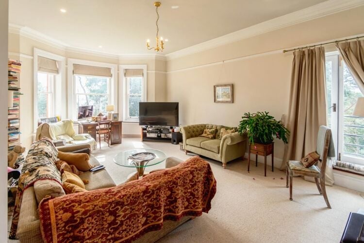 Majestic Property with Income Potential and Sea Views in Bournemouth Dorset Photo 8
