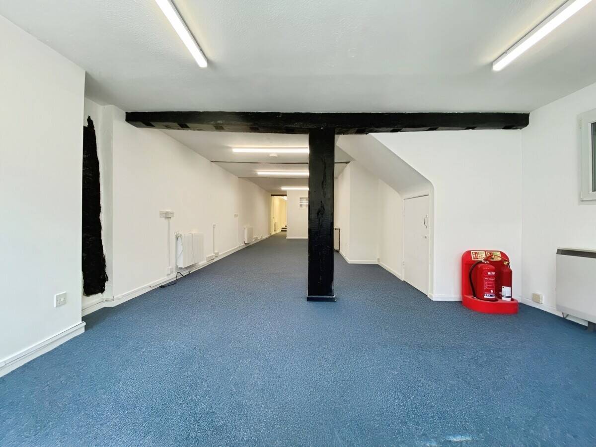Prime E-Class Commercial Space Available for Rent in Central Reading, Berkshire Photo 8