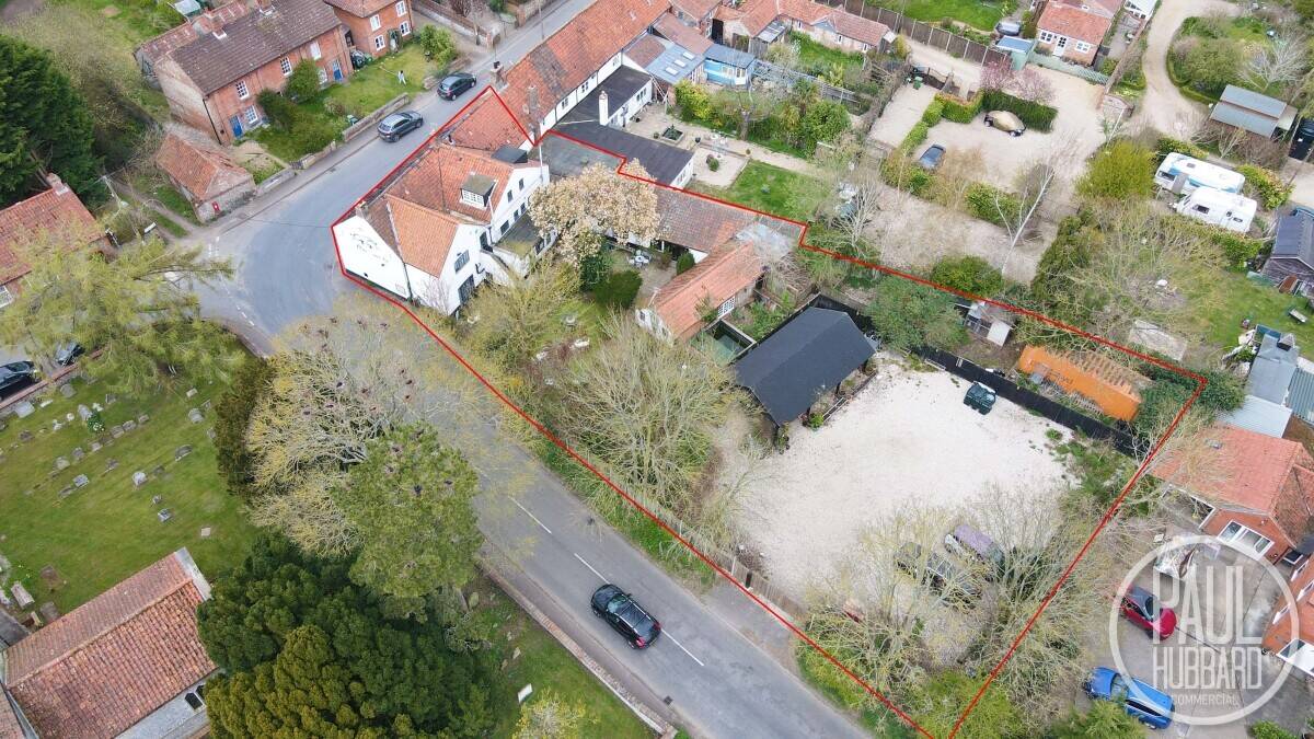 Charming Grade II Listed B&B in Norfolk with Separate Cottage and Expansion Potential Photo 8