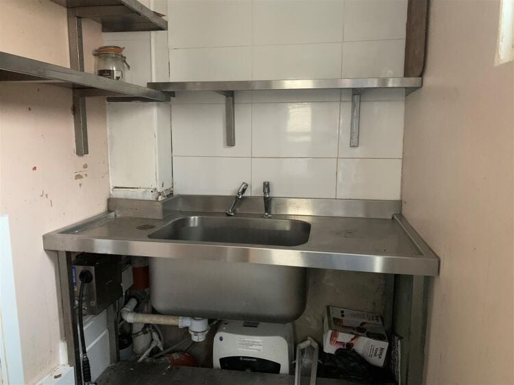 Ground floor retail unit of approximately 750 sq ft of versatile space, situated in a prime location on gloucester road, bishopston. the property feat Photo 8
