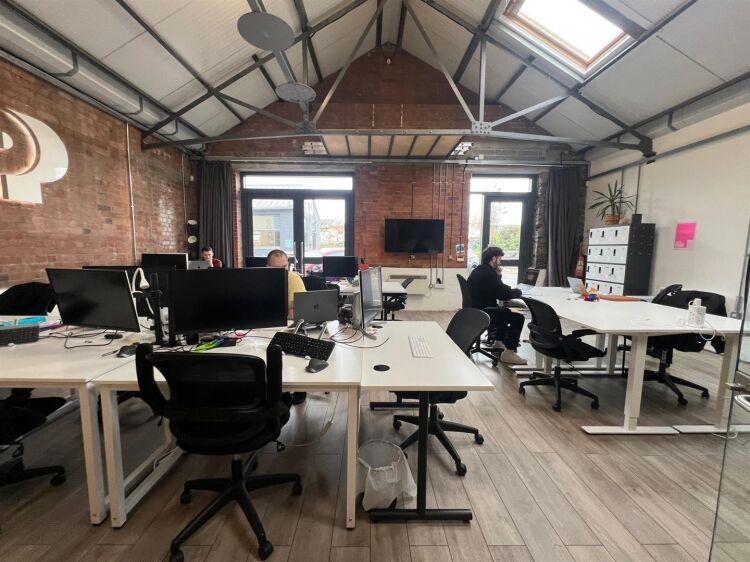 Upgraded Bristol Unit with Mezzanine in Creative Development Photo 8