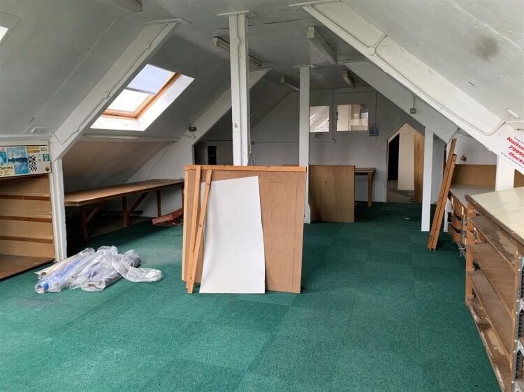 Spacious 2-Storey Workshop/Office Unit Available for Lease in Prime Bristol Location Photo 8