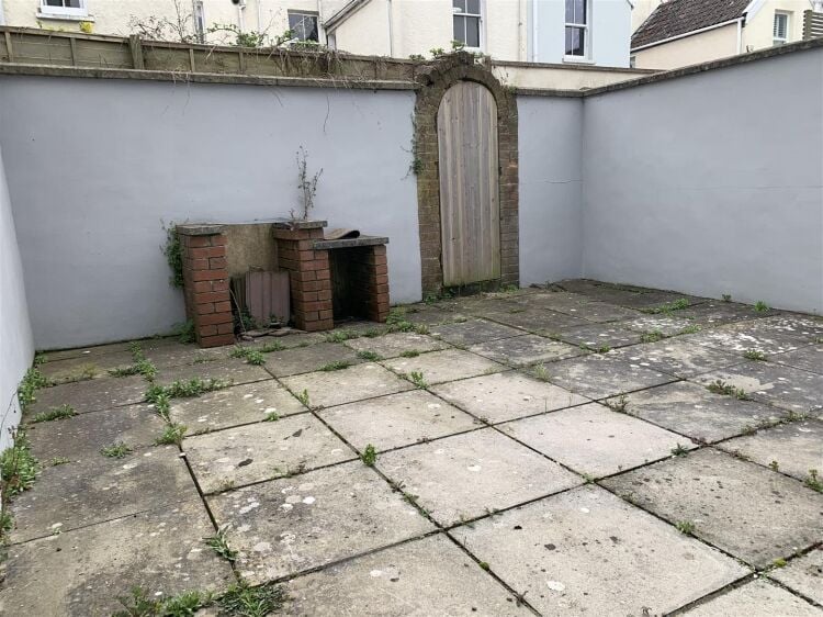 Prime Mixed Use Property in Desirable Bristol Location, Ideal for Investors or Developers Photo 8