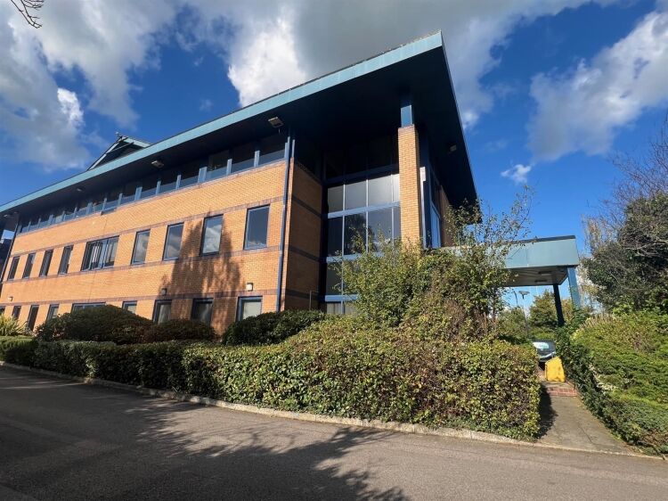 Renovated Top Floor Office with Modern Amenities in Prime Bristol Location Photo 8