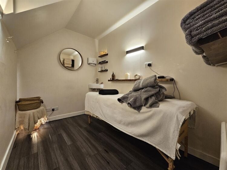 Substantial, Fully Let Mixed-Use Investment Property for Sale in Bristol Photo 8