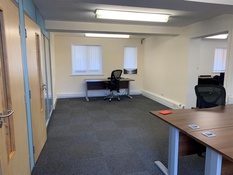 Spacious, Modern Offices with Parking in Woodlands, Bristol Photo 8
