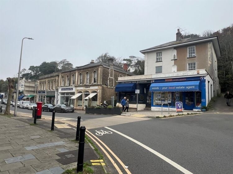 Grade II Mixed-Use Property in Sought-After Clevedon Location, with Retail and Residential Space Photo 8