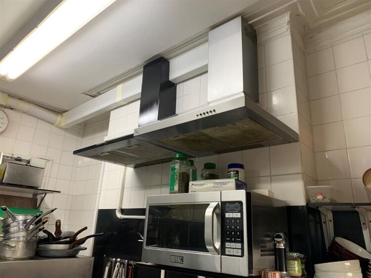 Well presented café comprising approximately 548 sq ft situated on gloucester road. the premises is available to let on an effectively new full repai Photo 8