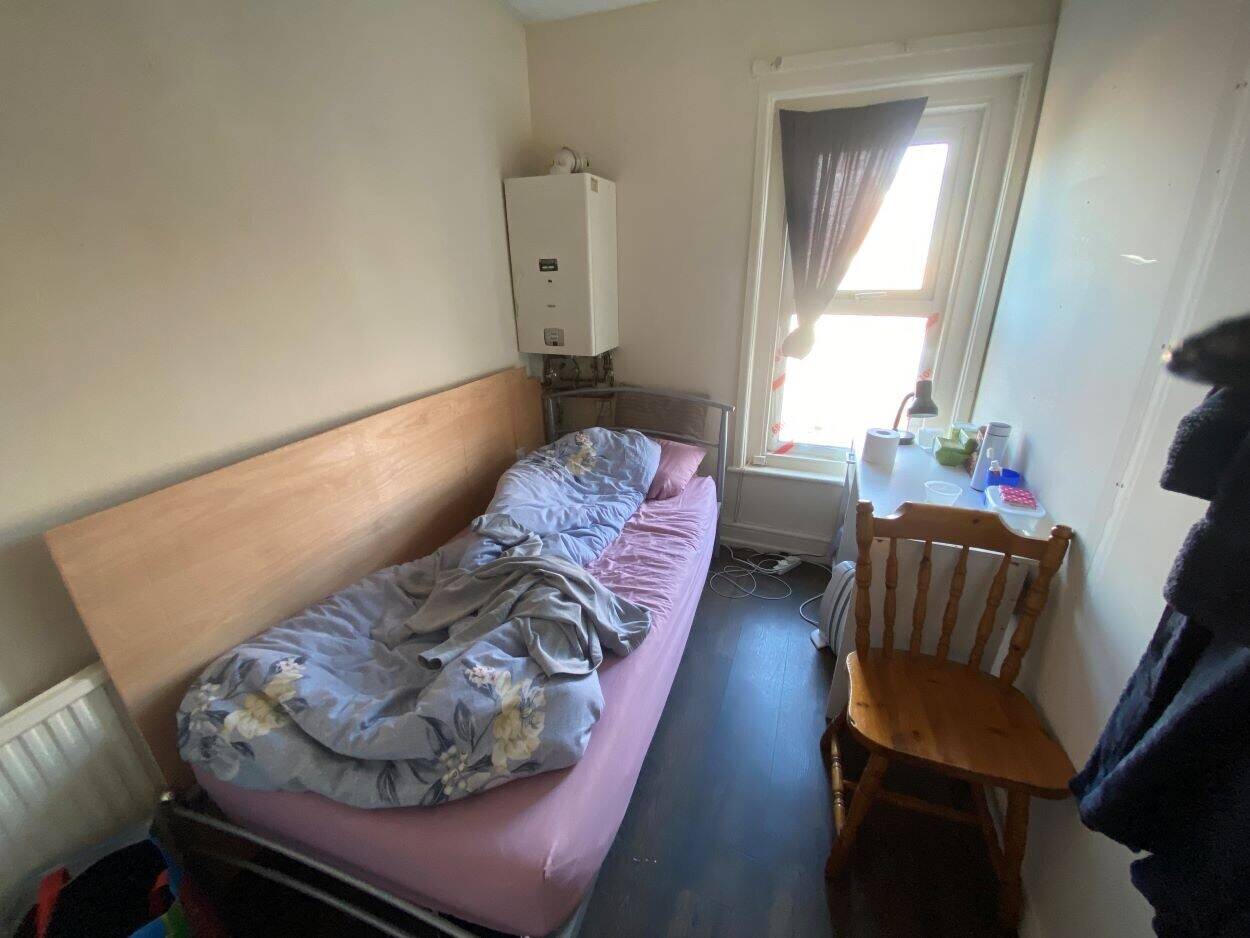 Mixed-Use Freehold Investment Property With Shop and Flat on Highgrove Street Reading Photo 8