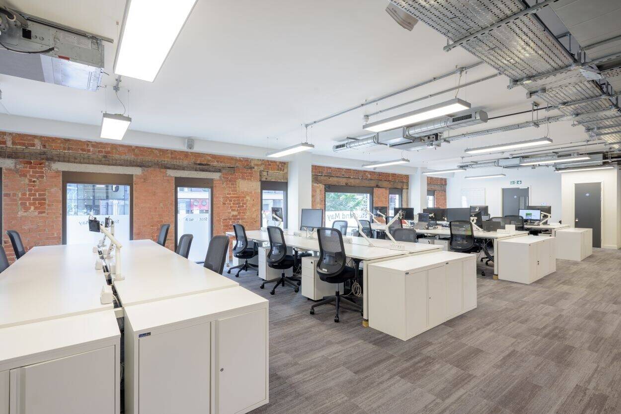 Premium Fully Fitted Office Available to Sublet in Reading Town Centre Steps from the Station Photo 8
