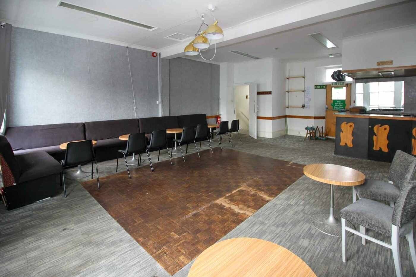 Prime Three-Storey Commercial Property Available in the Heart of Torquay Devon Photo 8