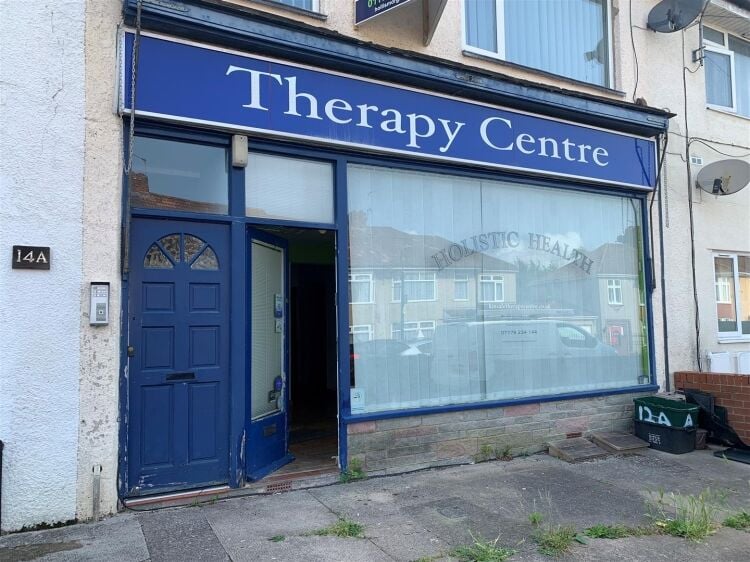 This ground floor retail unit offers approximately 360 sq ft of space and situated on kinsale road in the suburb of whitchurch. the shop would suit a Photo 8