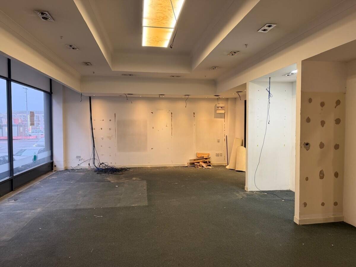 Prime Retail Space – Units 1 & 2 (Approx. 850 sq ft) Available Now! Positioned at the main entrance of House of Sher Shopping Mall. Photo 9
