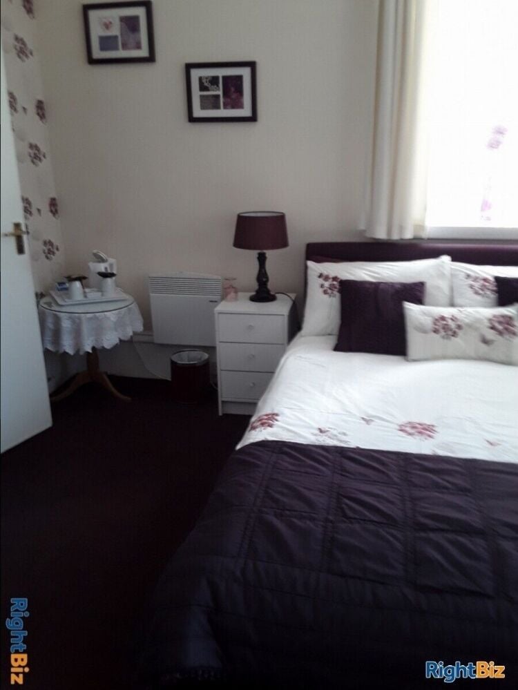 Prime Location 5-Bedroom Guesthouse for Sale in Gretna Green, Easy Access and Ample Parking Photo 7