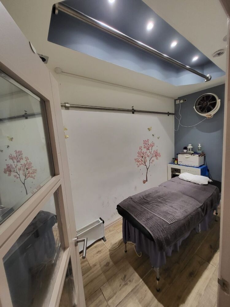 Spa Business for Sale in Wembley, London with High Foot Traffic and Modern Amenities Photo 8