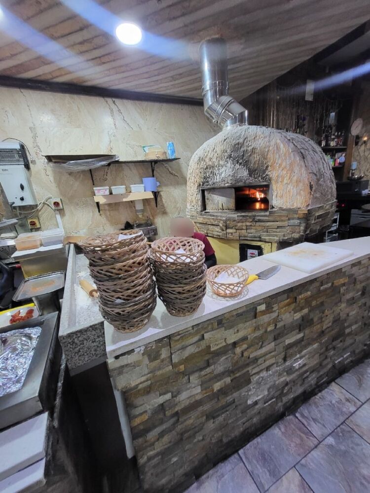 Mediterranean Restaurant and Takeaway for Sale in North London Photo 8