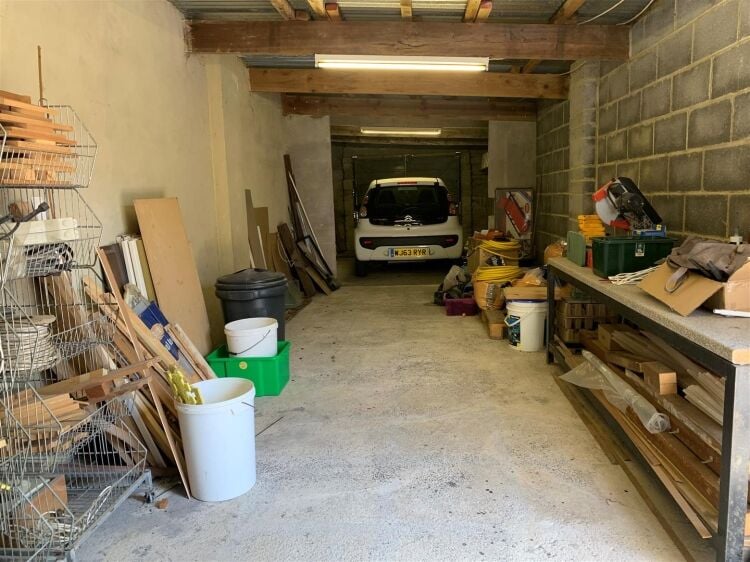 Ground floor retail space in Bristol with 744 sq ft, storage, WC, and garage facilities available Photo 8