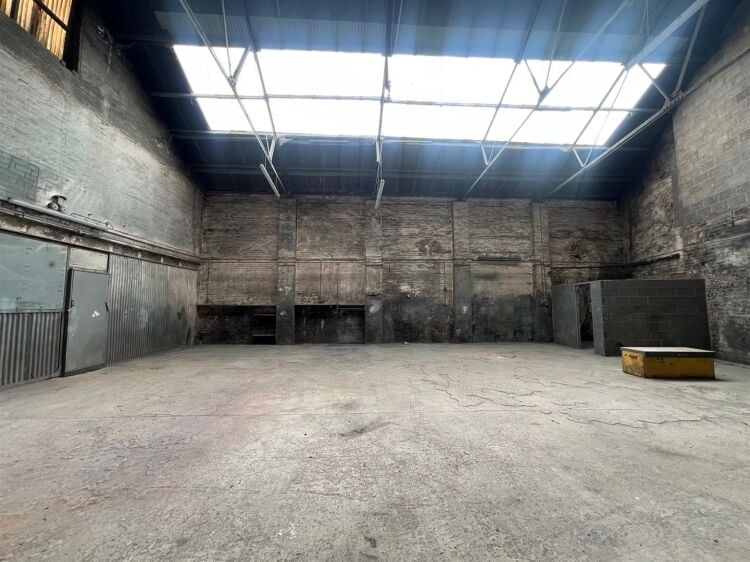Former vehicle repair garage with workshops and offices in Avonmouth, Bristol Photo 8