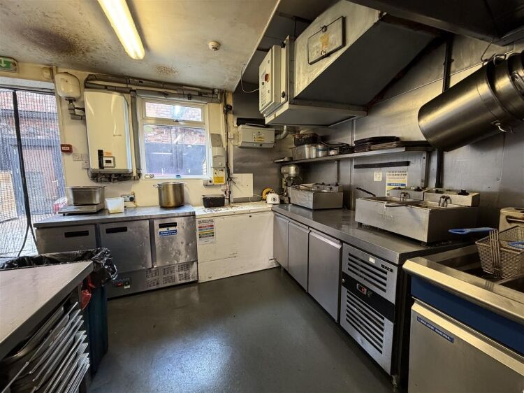 Stylish restaurant with basement in vibrant Colston Street, Bristol, offering 1,392 sq ft of space Photo 8