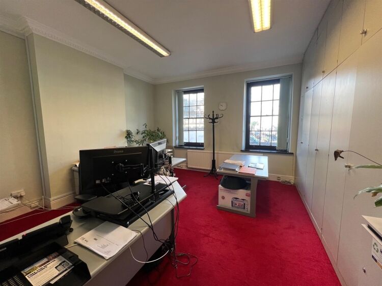 Ground floor offices for lease in Clifton Village, Bristol, available by Christmas 2025. Photo 8