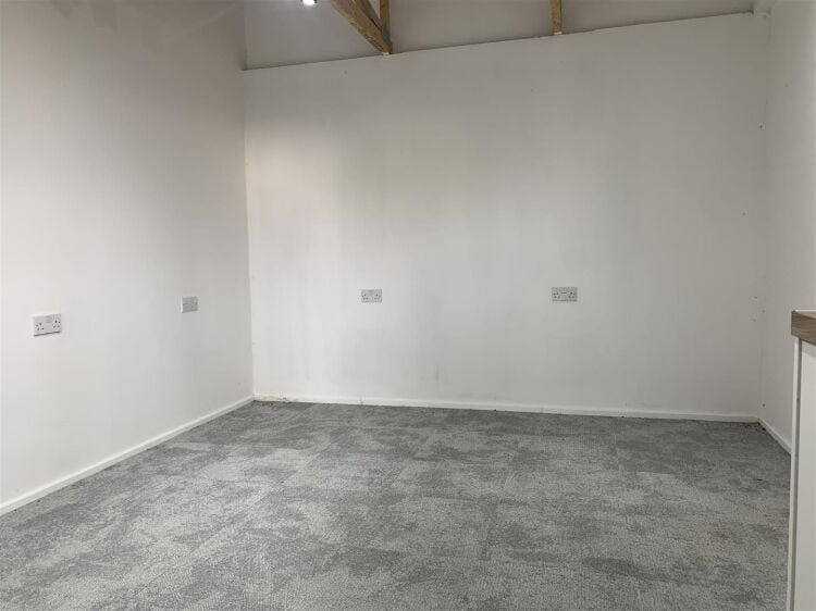 A selection of commercial units ranging from approximately 154 sq ft to 160 sq ft are now available to let. these flexible spaces are suitable for a v Photo 8