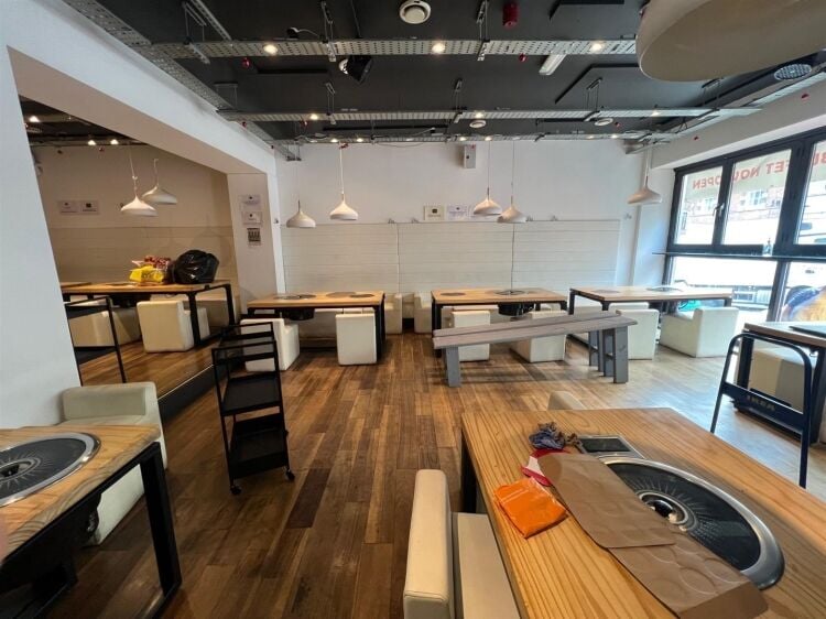 Restaurant for lease on Park Street in Bristol with kitchen, karaoke rooms, and courtyard garden Photo 8