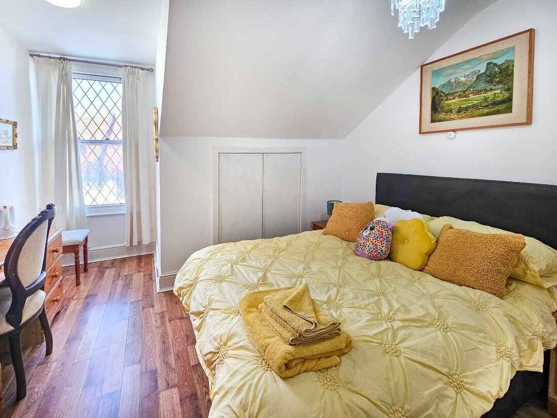 Guesthouse with 7 en suite rooms in mid-terraced property located in Paignton Devon Photo 8